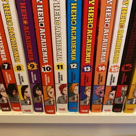 My hero academia books 1-30 & ultra analysis and vigilantes . Total 32 books - Picture 9 of 12
